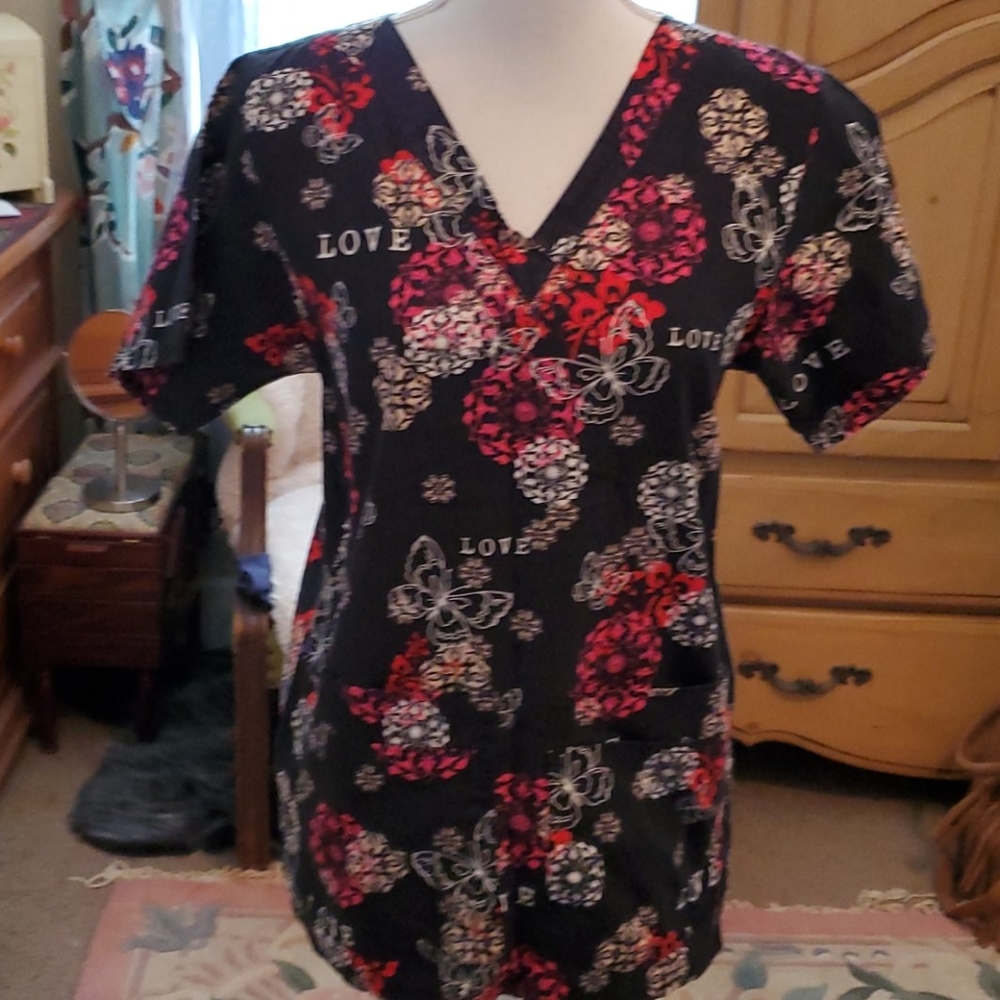 XS scrub top by Cottonality